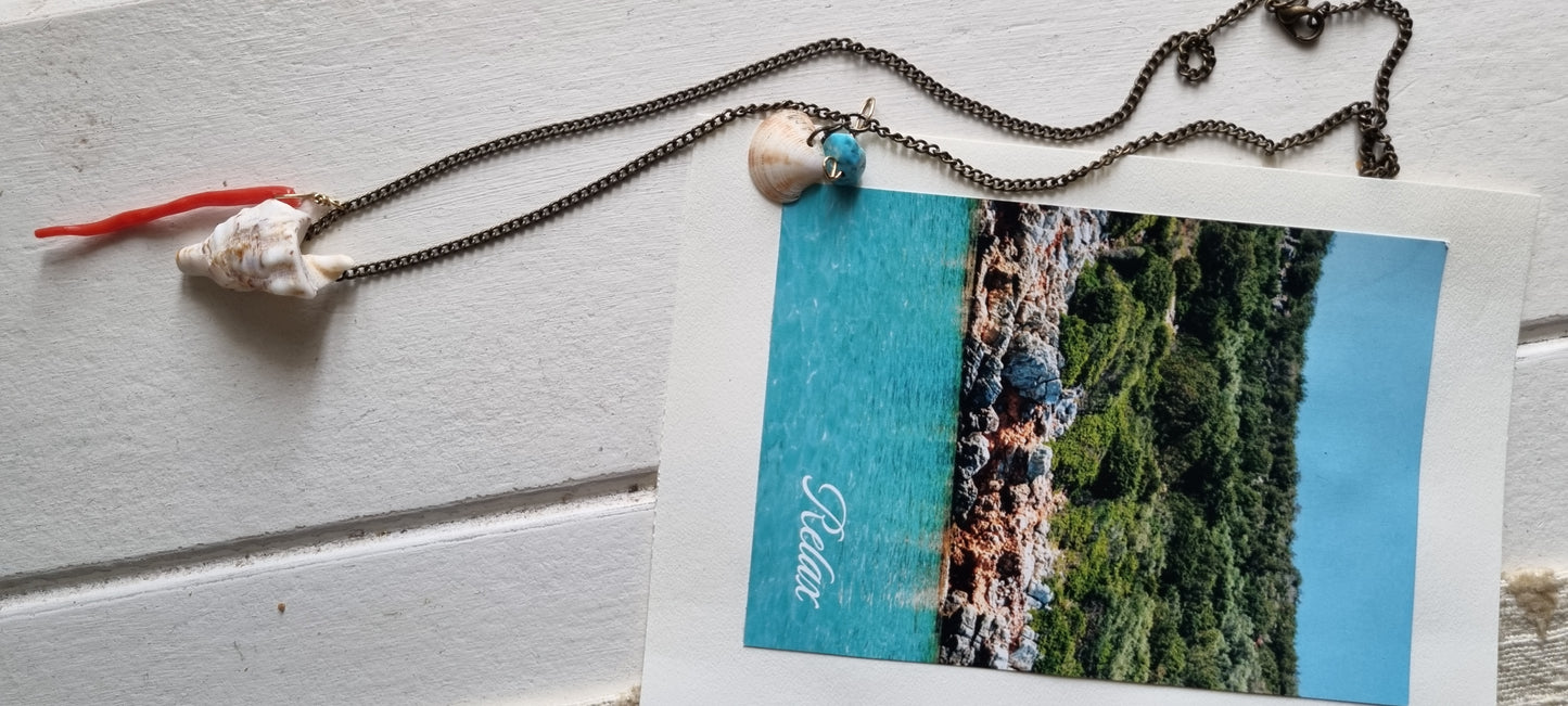 COLLANA CON CONCHIGLIA E CORALLO