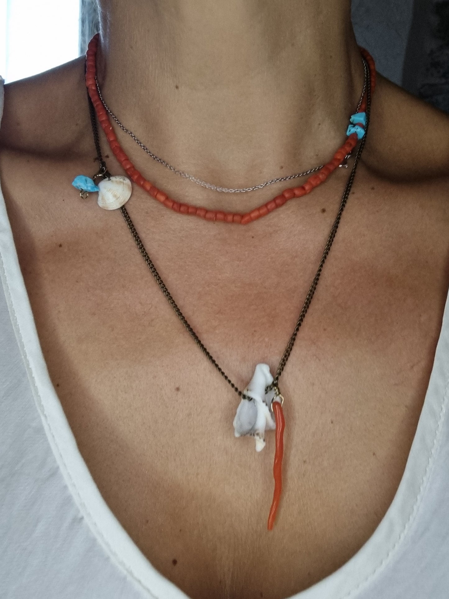 COLLANA CON CONCHIGLIA E CORALLO