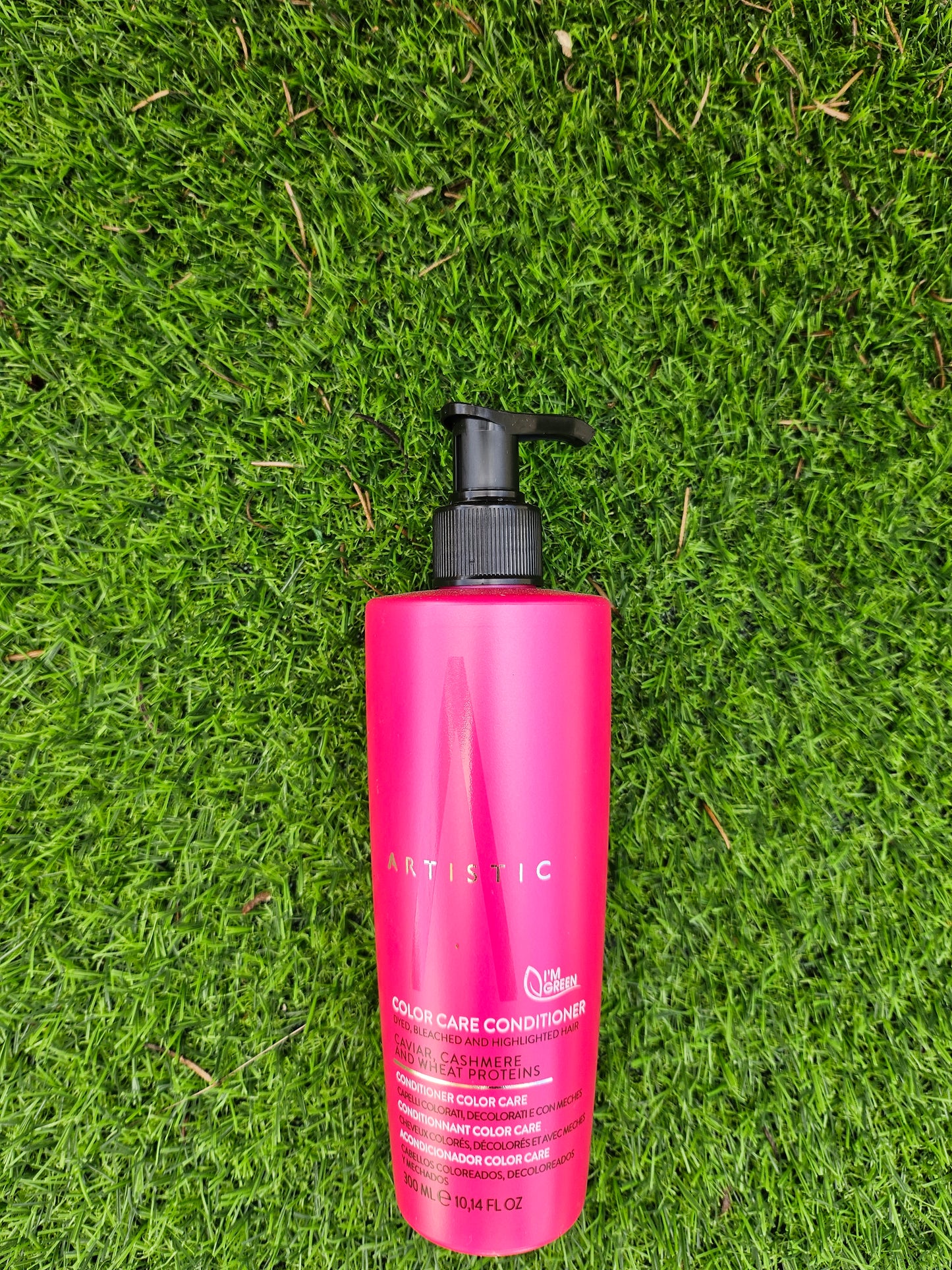 Conditioner per capelli colorati 300ml artistic per ravvivare ed intensificare il colore.